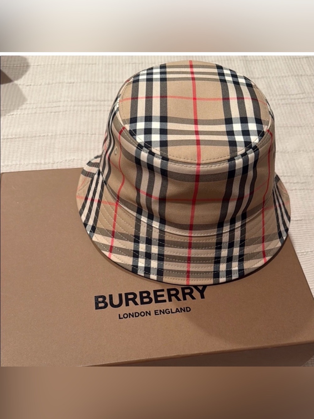 NEW Burberry Big Niva Check Bucket Hat - w box UNISEX